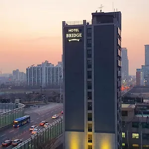 ブリッジ ホテル